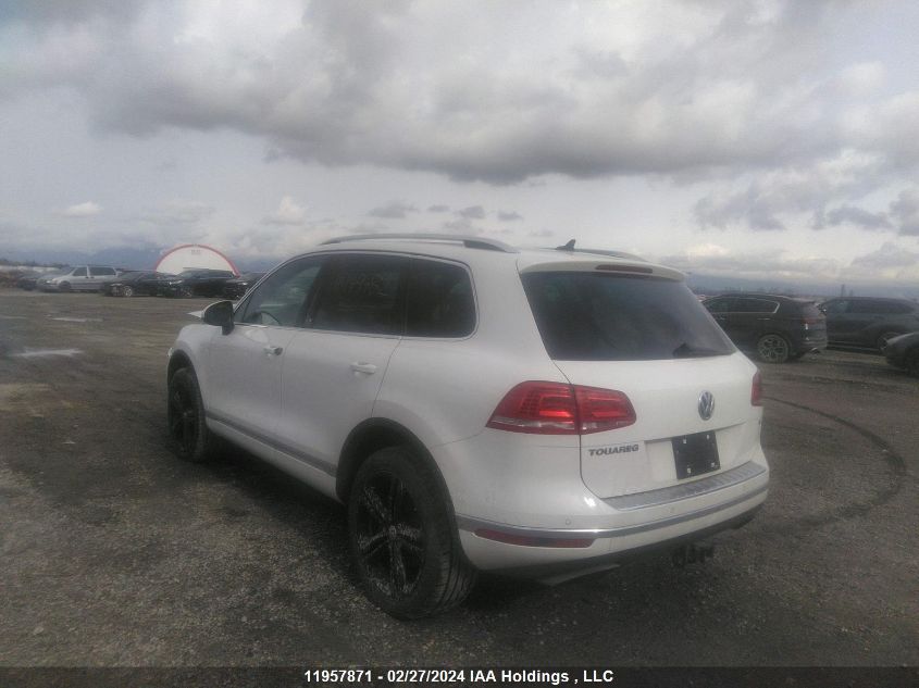 2017 Volkswagen Touareg VIN: WVGRF7BP8HD000109 Lot: 11957871