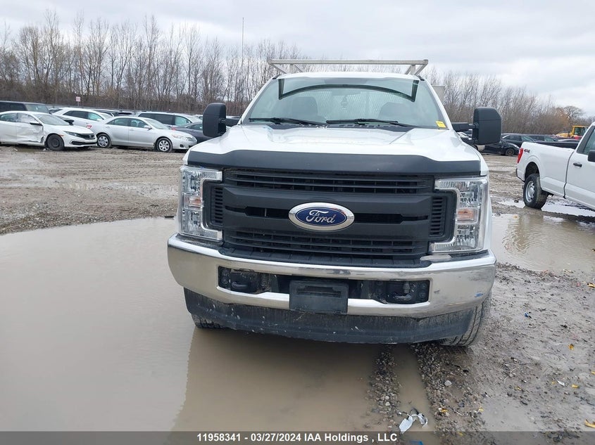 2017 Ford F-250 Xl VIN: 1FTBF2B60HEF02686 Lot: 11958341