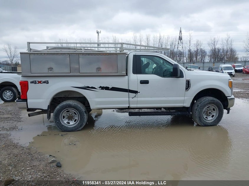 2017 Ford F-250 Xl VIN: 1FTBF2B60HEF02686 Lot: 11958341