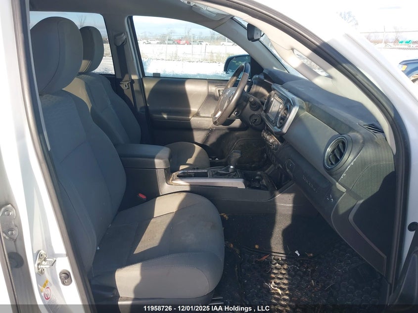 5TFDZ5BN4JX037235 2018 TOYOTA TACOMA photo no. 5