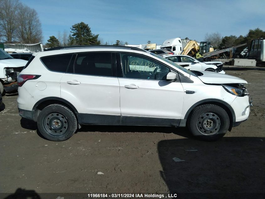 2017 Ford Escape Se VIN: 1FMCU9G96HUA70645 Lot: 39236291