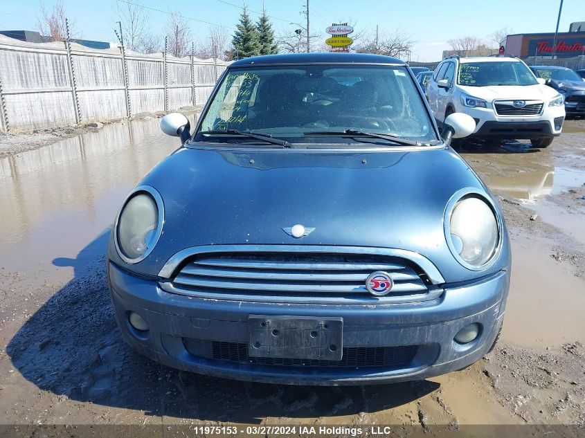 2010 Mini Cooper Hardtop VIN: WMWMF3C50ATZ62949 Lot: 11975153