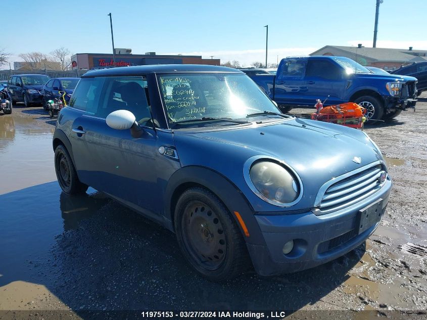 2010 Mini Cooper Hardtop VIN: WMWMF3C50ATZ62949 Lot: 11975153