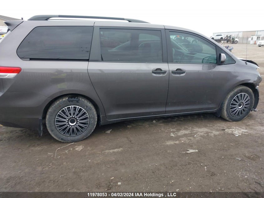 2013 Toyota Sienna V6 7 Passenger VIN: 5TDZK3DC2DS346447 Lot: 11978053
