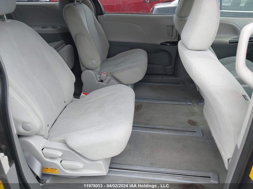 2013 Toyota Sienna V6 7 Passenger VIN: 5TDZK3DC2DS346447 Lot: 11978053