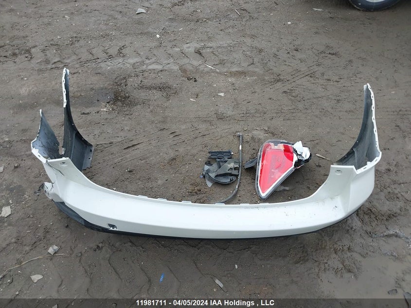 2018 Subaru Forester VIN: JF2SJEJC7JH411752 Lot: 11981711