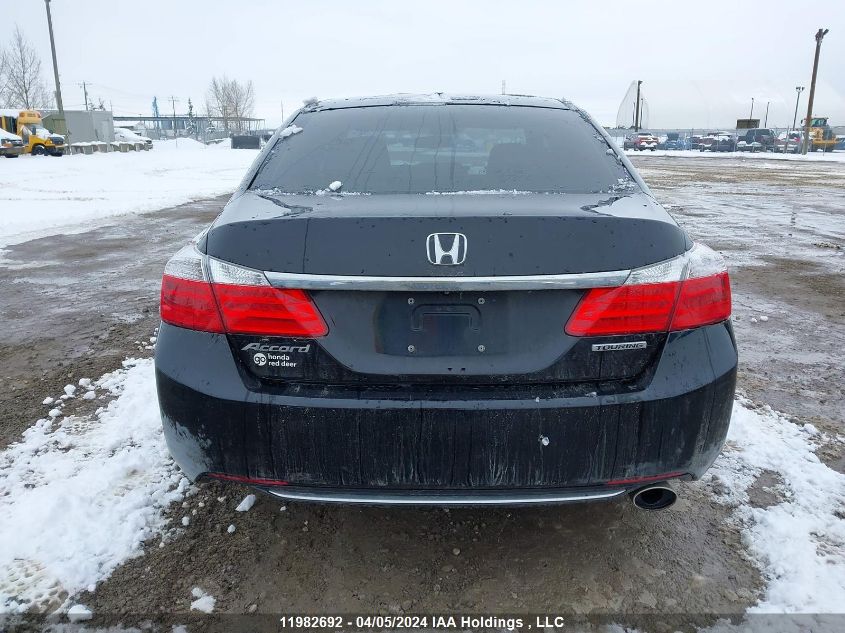 2015 Honda Accord Touring VIN: 1HGCR2F92FA800565 Lot: 11982692