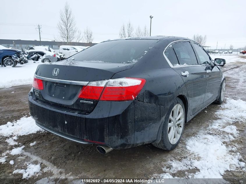 2015 Honda Accord Touring VIN: 1HGCR2F92FA800565 Lot: 11982692