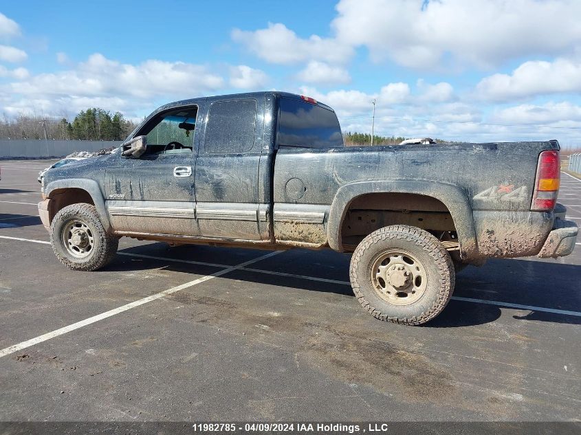 2000 Chevrolet Silverado 2500 VIN: 1GCGK29U9YE432143 Lot: 11982785