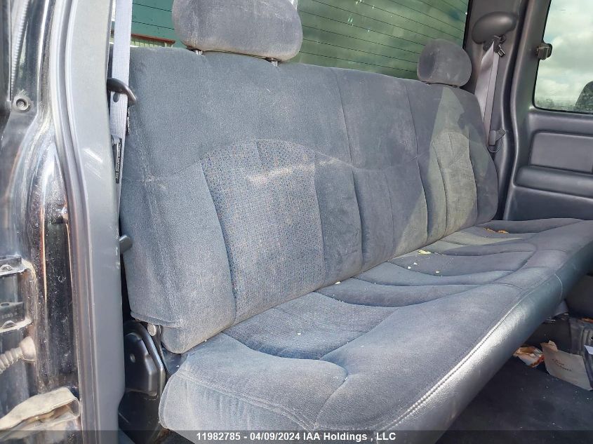 2000 Chevrolet Silverado 2500 VIN: 1GCGK29U9YE432143 Lot: 11982785