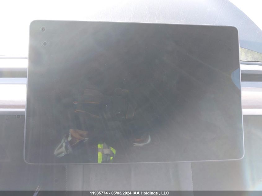 2022 Tesla Model Y VIN: 7SAYGDEE0NF433615 Lot: 11985774