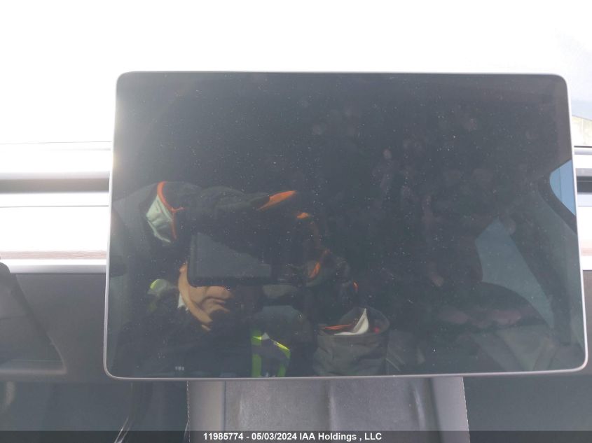 2022 Tesla Model Y VIN: 7SAYGDEE0NF433615 Lot: 11985774