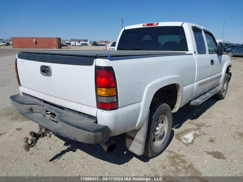 2005 GMC Sierra K2500 Heavy Duty VIN: 1GTHK29265E173979 Lot: 11986415