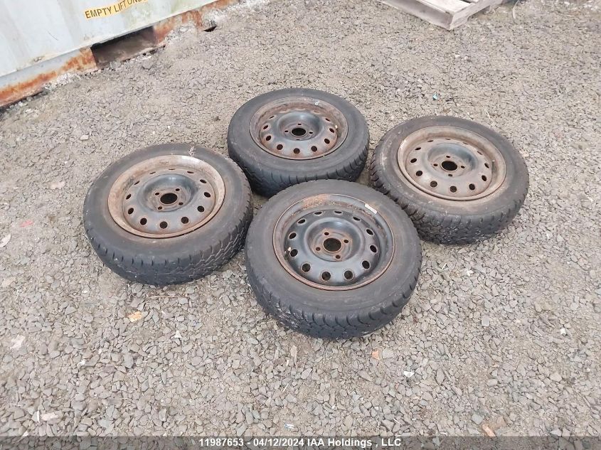 2007 Toyota Yaris VIN: JTDKT923375128709 Lot: 11987653