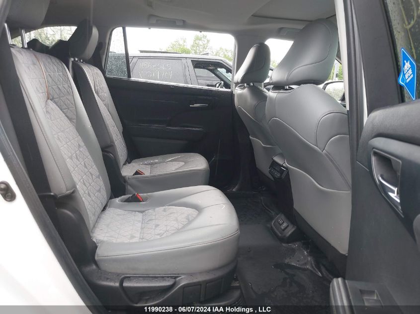 2022 Toyota Highlander VIN: 5TDABRCH5NS556443 Lot: 11990238