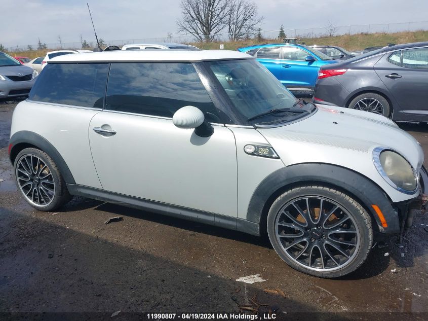 2010 Mini Cooper VIN: WMWMF3C54ATZ65045 Lot: 11990807