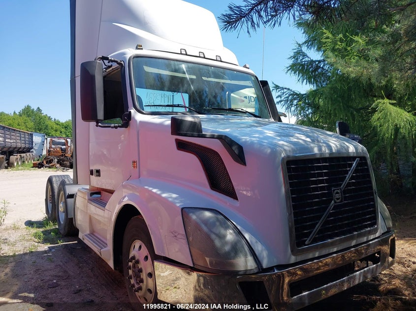 2013 Volvo Vn L VIN: 4V4NC9DG1DN134912 Lot: 11995821