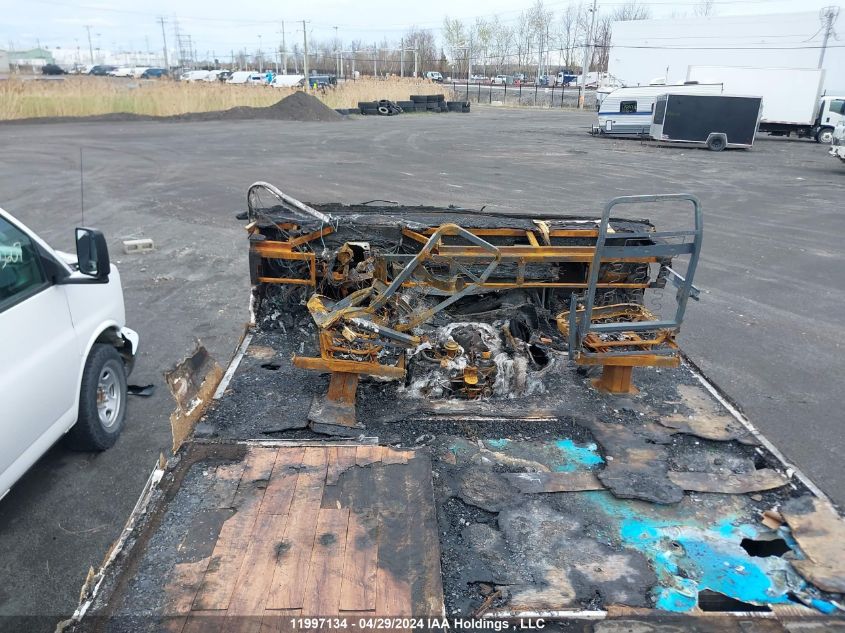 1999 Ford F550 Super Duty Stripped Chass VIN: 3FCNF53S4XJA13597 Lot: 11997134