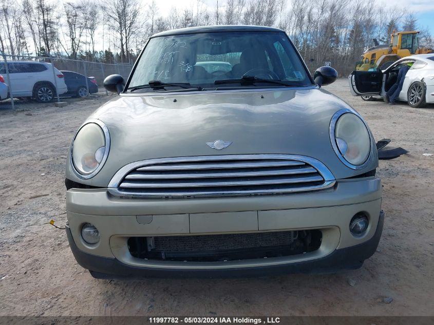 2007 Mini Cooper Hardtop VIN: WMWMF33577TL68951 Lot: 11997782