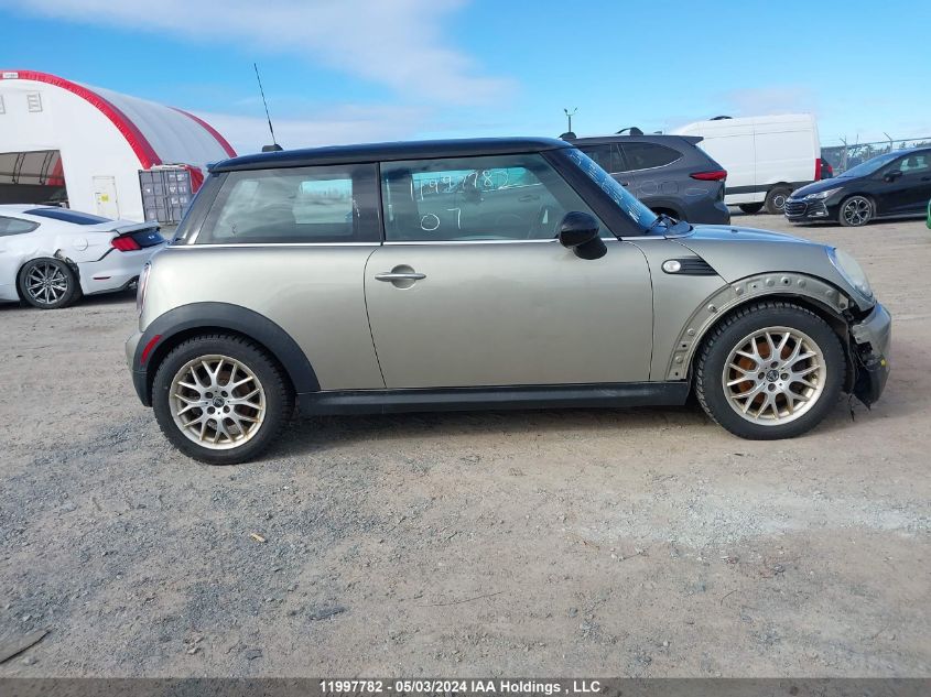 2007 Mini Cooper Hardtop VIN: WMWMF33577TL68951 Lot: 11997782