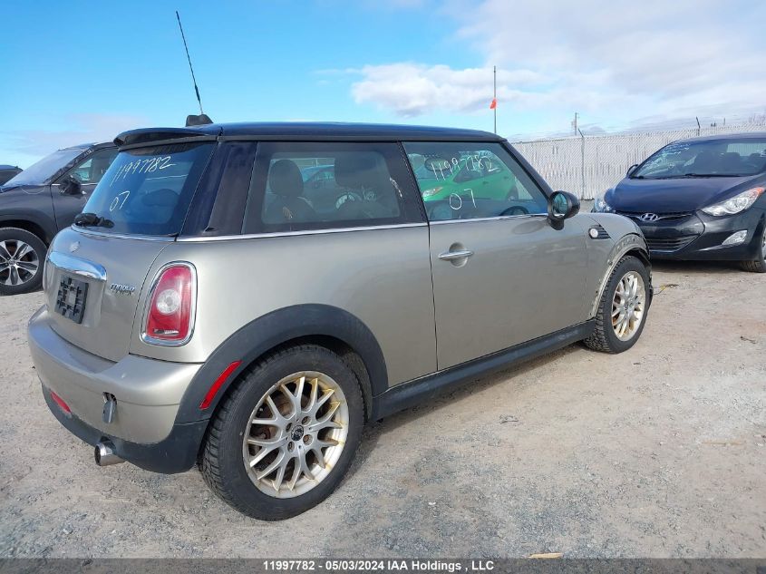 2007 Mini Cooper Hardtop VIN: WMWMF33577TL68951 Lot: 11997782