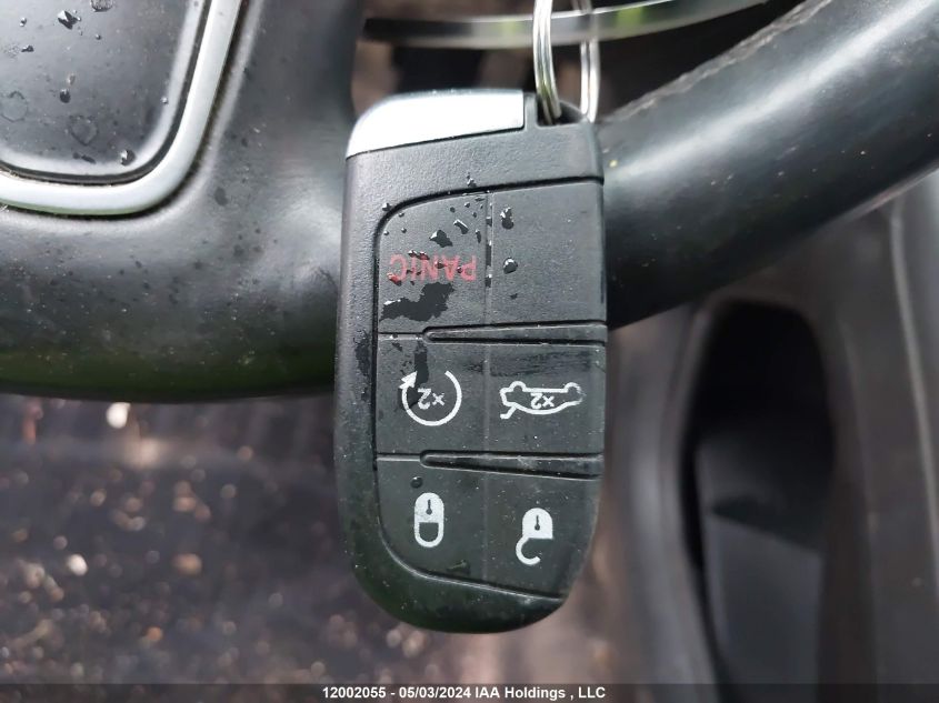 2015 Chrysler 200 C VIN: 1C3CCCCGXFN610972 Lot: 12002055