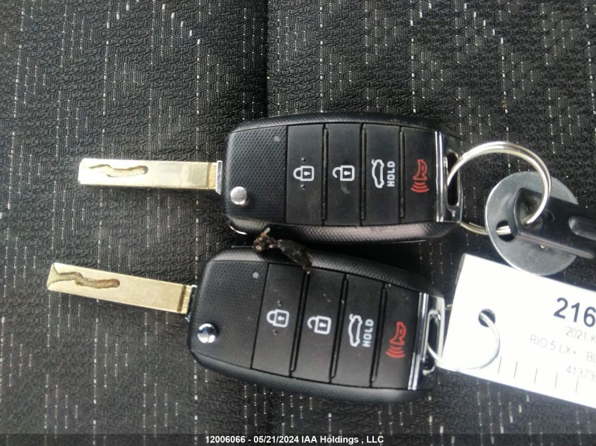 2021 Kia Rio 5-Door VIN: 3KPA25AD3ME413735 Lot: 12006066