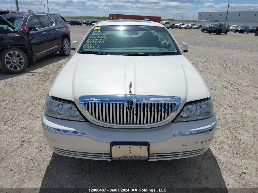 2007 Lincoln Town Car Signature Limited VIN: 1LNHM82W57Y624875 Lot: 12006487