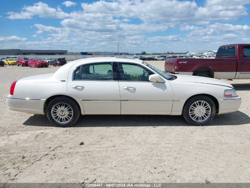 2007 Lincoln Town Car Signature Limited VIN: 1LNHM82W57Y624875 Lot: 12006487