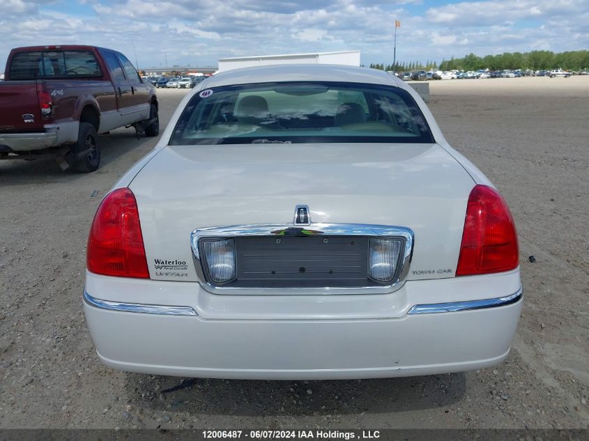 2007 Lincoln Town Car Signature Limited VIN: 1LNHM82W57Y624875 Lot: 12006487