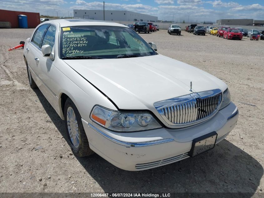 2007 Lincoln Town Car Signature Limited VIN: 1LNHM82W57Y624875 Lot: 12006487