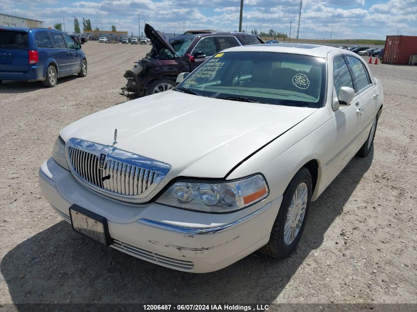 2007 Lincoln Town Car Signature Limited VIN: 1LNHM82W57Y624875 Lot: 12006487