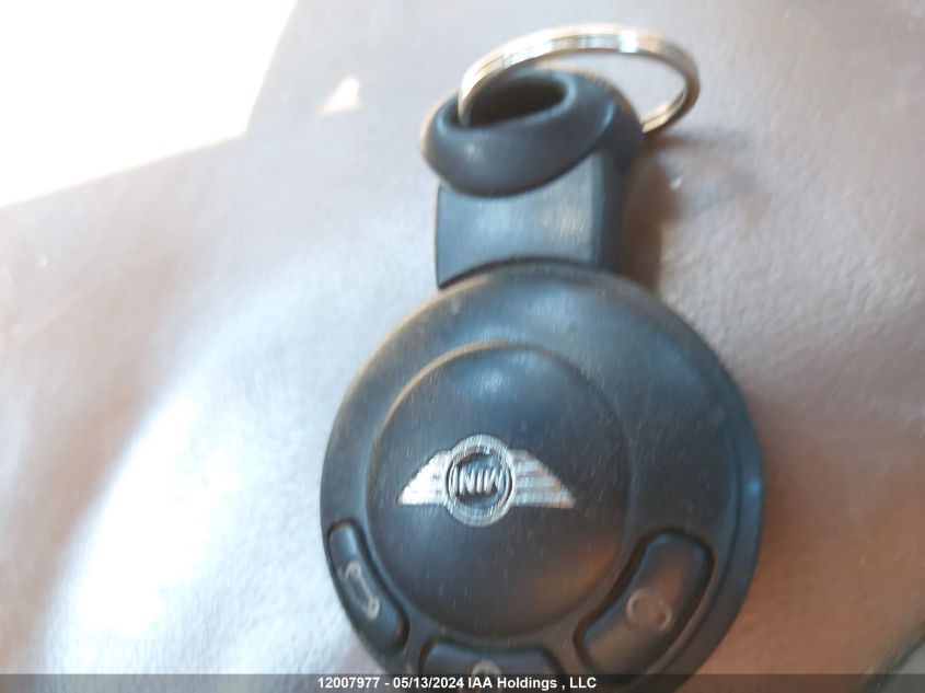 2010 Mini Cooper Hardtop VIN: WMWMF3C53ATZ62380 Lot: 12007977