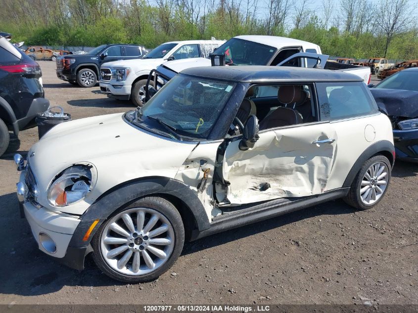 2010 Mini Cooper Hardtop VIN: WMWMF3C53ATZ62380 Lot: 12007977