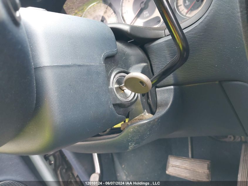 2001 Chrysler Town & Country VIN: 2C8GP64L61R296116 Lot: 12010124