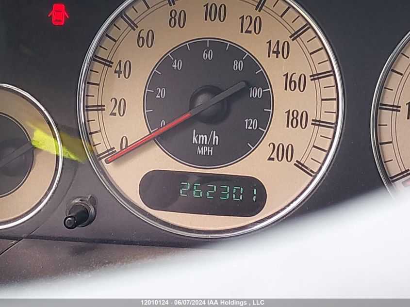 2001 Chrysler Town & Country VIN: 2C8GP64L61R296116 Lot: 12010124