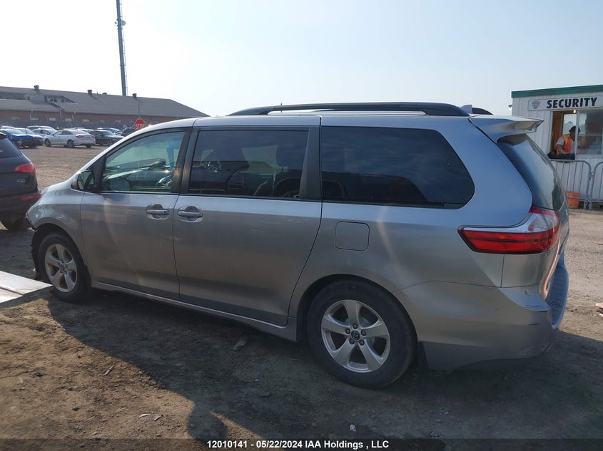 2018 Toyota Sienna Le VIN: 5TDKZ3DC1JS951990 Lot: 12010141