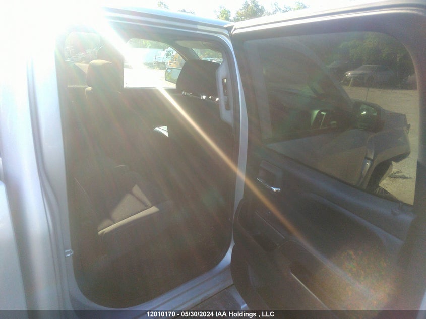 2018 Chevrolet Silverado 1500 VIN: 3GCUKREC9JG419545 Lot: 12010170