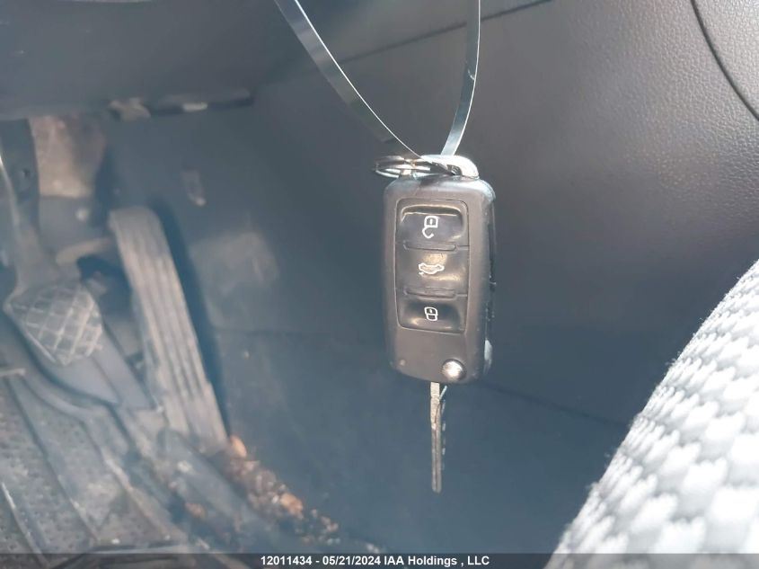 2015 Volkswagen Passat VIN: 1VWAV7A39FC067305 Lot: 12011434