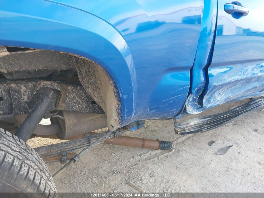 2017 Toyota Tacoma Sr5/Trd Off Road/Trd Sport VIN: 5TFDZ5BN5HX025525 Lot: 12011653