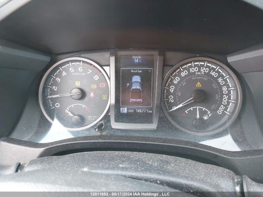 2017 Toyota Tacoma Sr5/Trd Off Road/Trd Sport VIN: 5TFDZ5BN5HX025525 Lot: 12011653