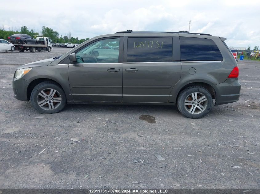 2010 Volkswagen Routan VIN: 2V4RW3DXXAR260935 Lot: 12011731