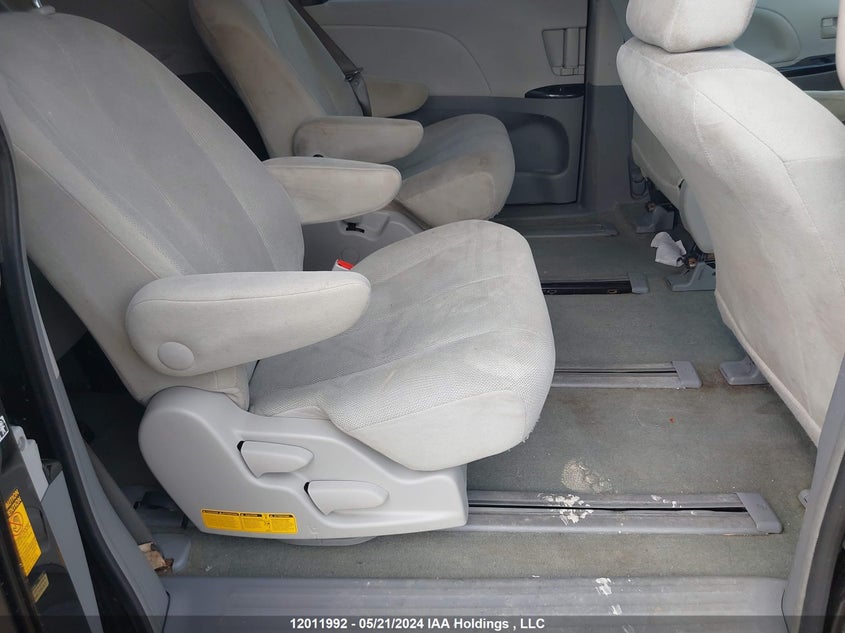 2014 Toyota Sienna 7 Passenger VIN: 5TDZK3DC4ES414331 Lot: 12011992
