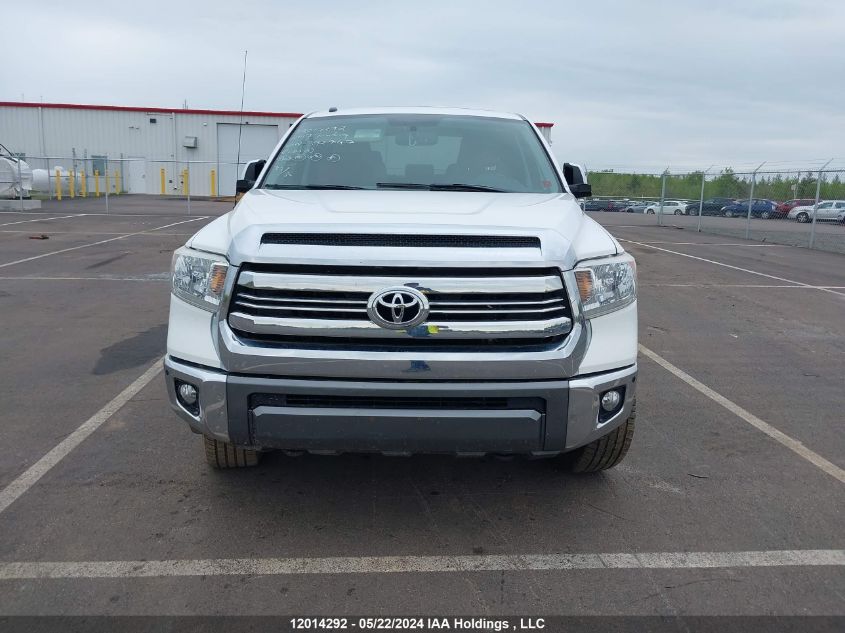 2017 Toyota Tundra Platinum 5.7L V8 VIN: 5TFAY5F11HX592747 Lot: 12014292