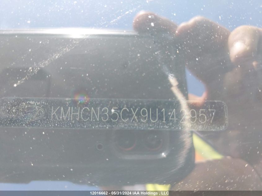 2009 Hyundai Accent VIN: KMHCN35CX9U142957 Lot: 12016662