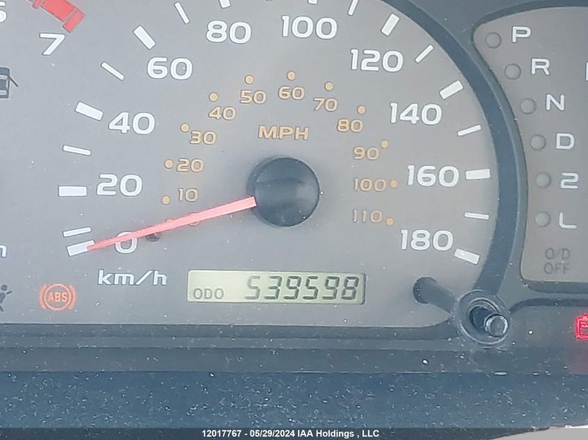 2002 Toyota Sequoia Limited VIN: 5TDBT48A22S083953 Lot: 12017767