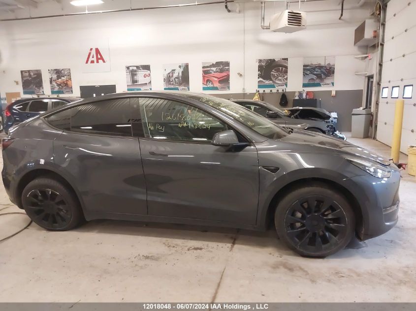2022 Tesla Model Y VIN: 7SAYGDEEXNF562560 Lot: 12018048