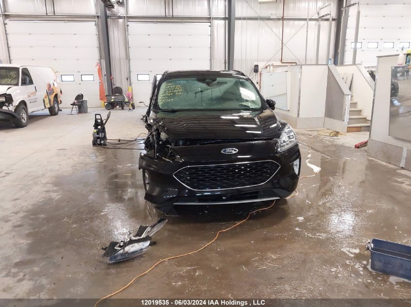 2021 Ford Escape Titanium VIN: 1FMCU9J98MUA77745 Lot: 12019535