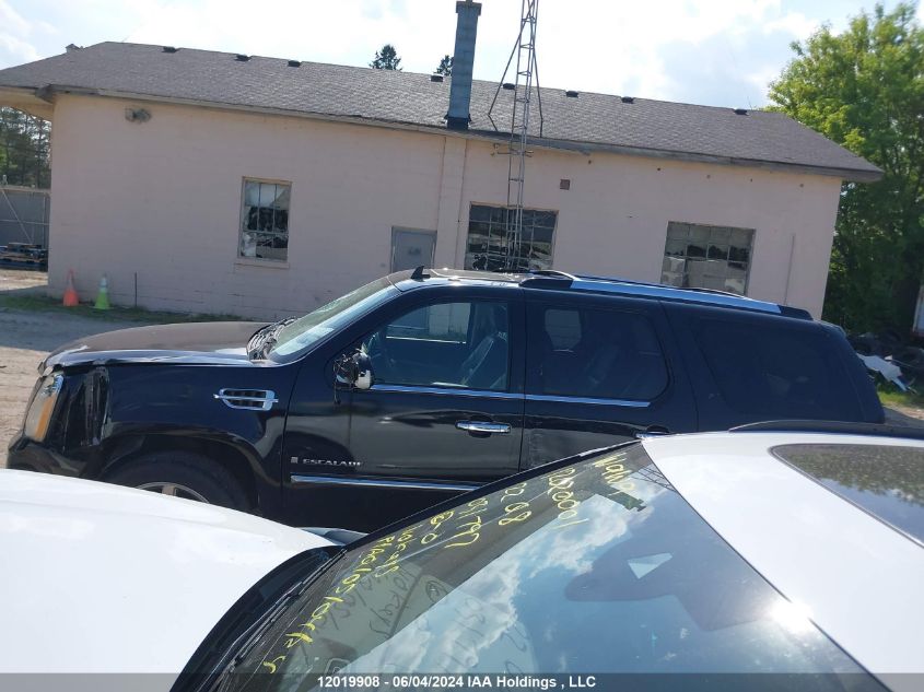 2008 Cadillac Escalade Luxury VIN: 1GYFK63818R132260 Lot: 12019908