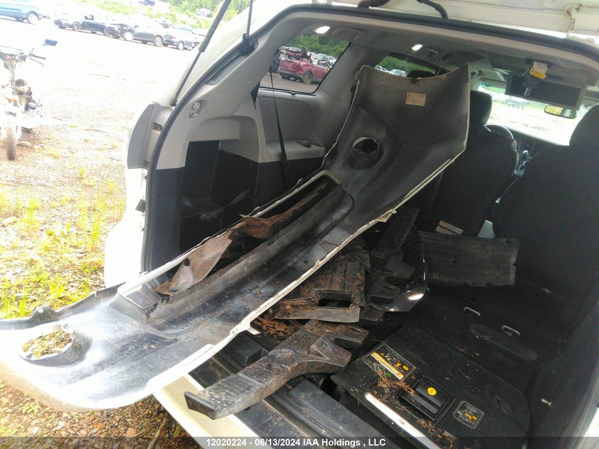 2016 Toyota Sienna Se VIN: 5TDXK3DC4GS733318 Lot: 12020224